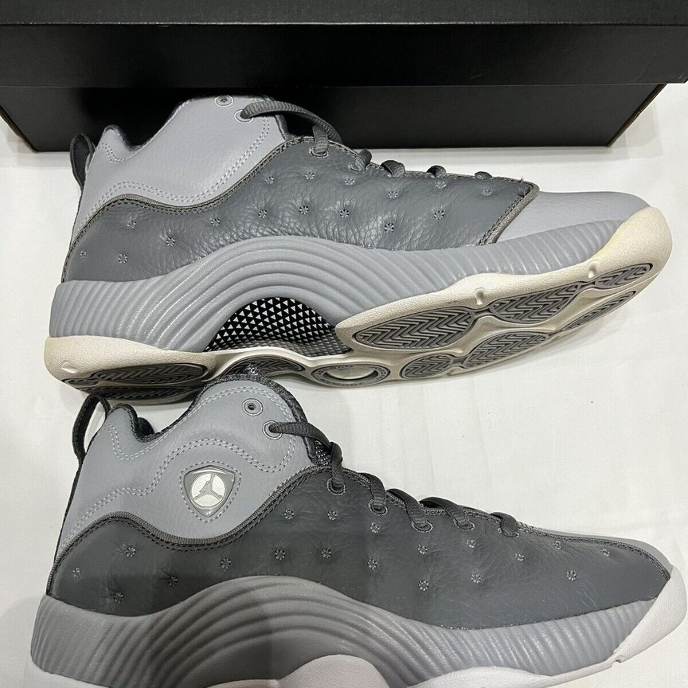 Jordan Jumpman Team 2 Gray 819175-003 10.5 - Picture 3 of 5